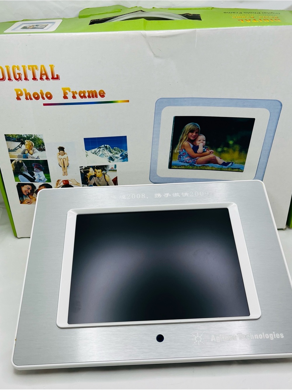 Agilent Technologies Digital Photo Frame Silver Screen With Remote Power Adapter